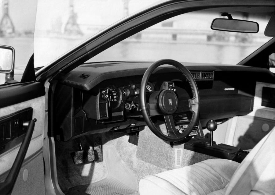  Chevrolet Camaro Z28-E 1982 года  (фото 3 из 3)